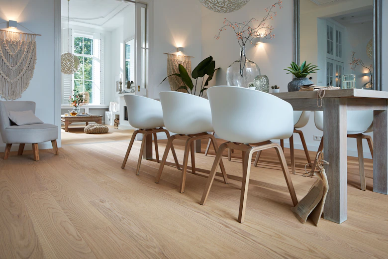 Oak wood floor