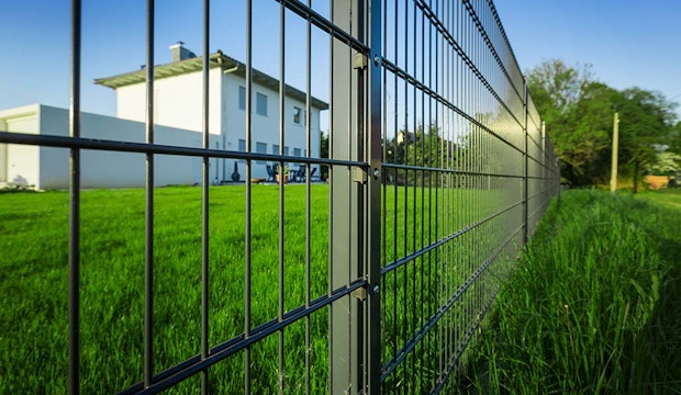 Double wire fencing